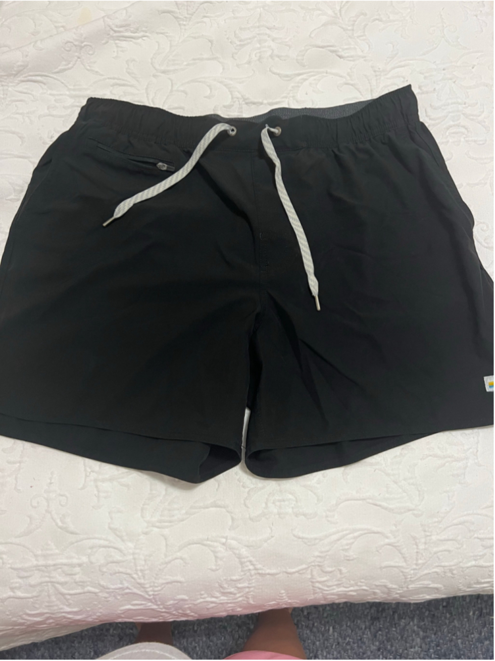 Men's Vuori Banks Athletic 5” Shorts Black Size XL
